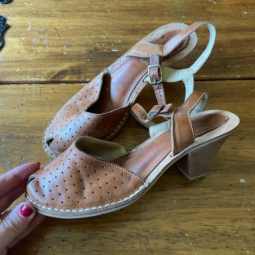 Vintage 70s 80s Footworks Peep Toe Heels Ankle Strap Tan Brown Leather Sz 6.5